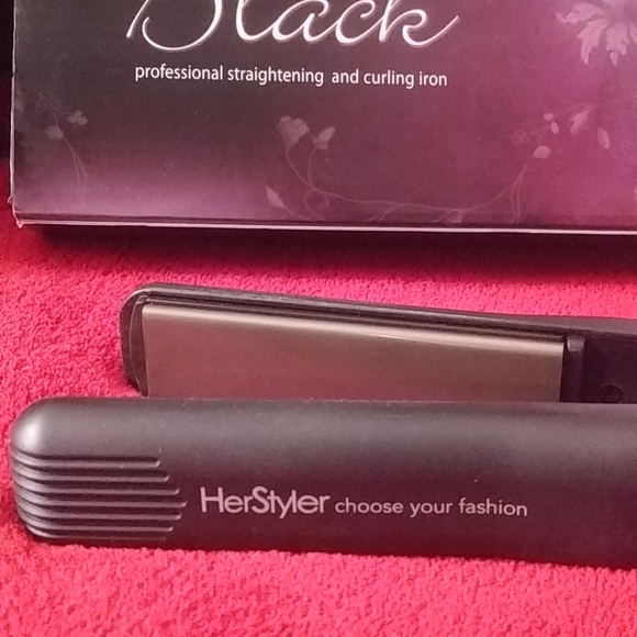 Herstyler Straighten/Curl Iron - Picture 11 of 12